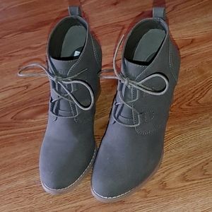Nautica High Heel Boots, size 8 in Grey
